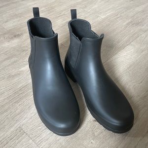Hunter Chelsea Boots Women’s US Size 9 in black